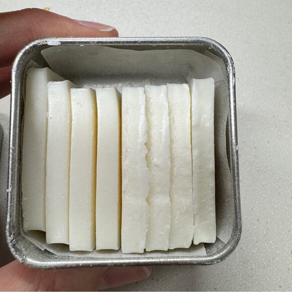 Michel Design Works Soap On The Go Travel Soap Tin 8 Bars - Picture 4 of 6